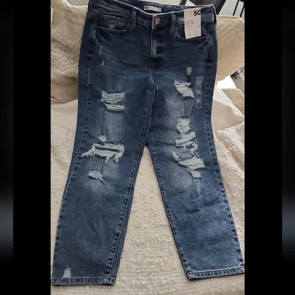 JUNIOR'S  HIGH RISE  MOM 👩 👖 - Picture 2 of 10